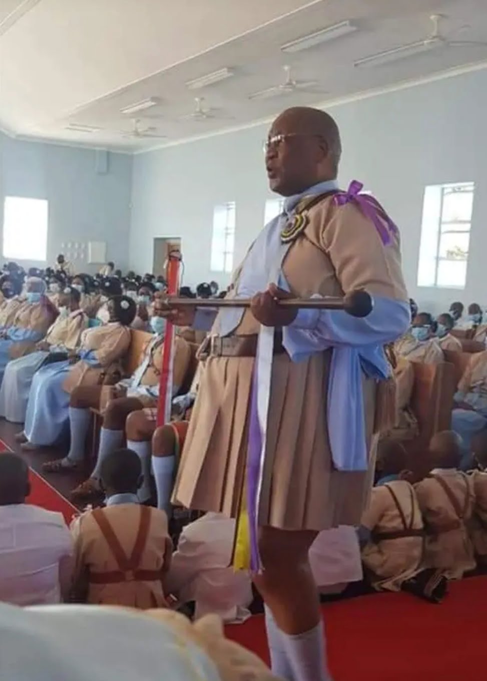 Pictures| A new church uniform left people in disbelief