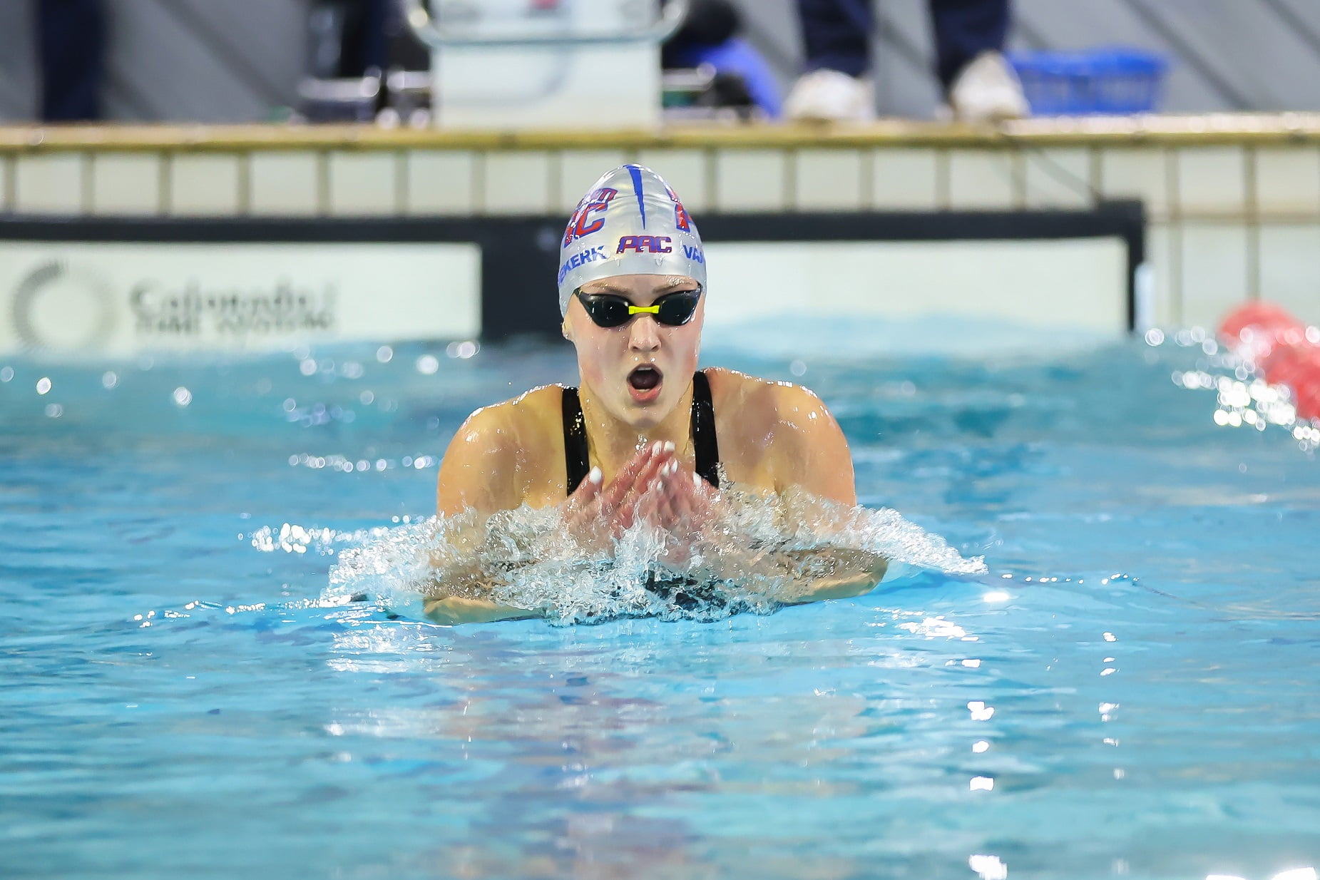 Lara van Niekerk FASTEST into 50m breaststroke final